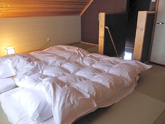 Bedroom 2, Auberge Ninguruforet, Biei