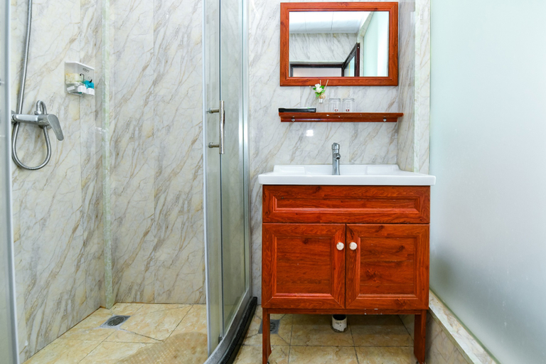 Bathroom 3, Yaruiqi Hotel, Wuhan