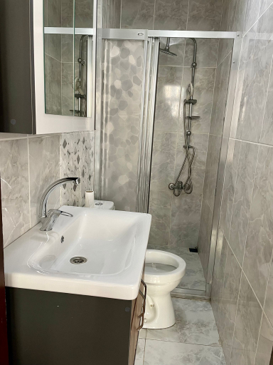 Bathroom 5, La Maison Bleue, Fatih