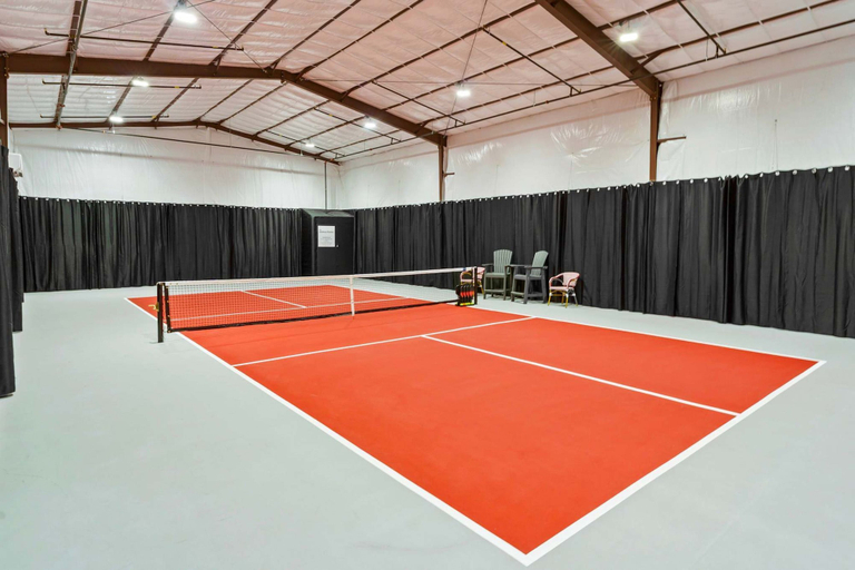 Room 5, Private Indoor Pickleball Court Red Rock Views, Yavapai