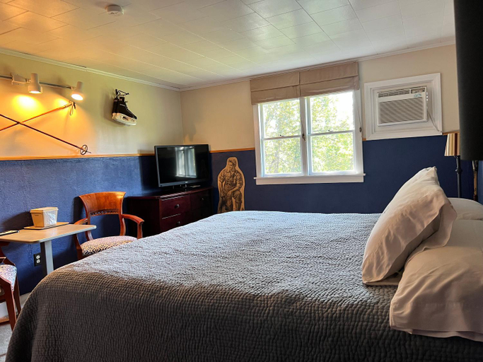 Bedroom 4, Barron Brook Inn, Coos
