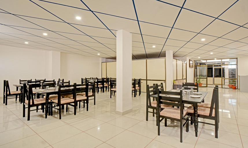 Food & Drinks 5, Treebo Paras Raj Near City Palace, Udaipur