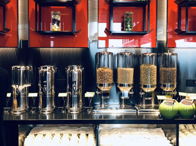 Food & Drinks 5, Hampton by Hilton Yixing Renmin Middle Road, Wuxi