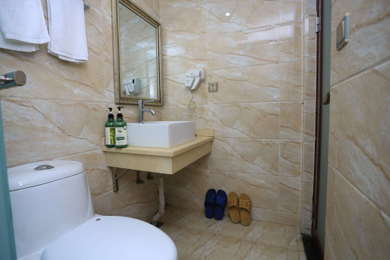 Bathroom 2, Ruijia Business Hostel, Chongqing