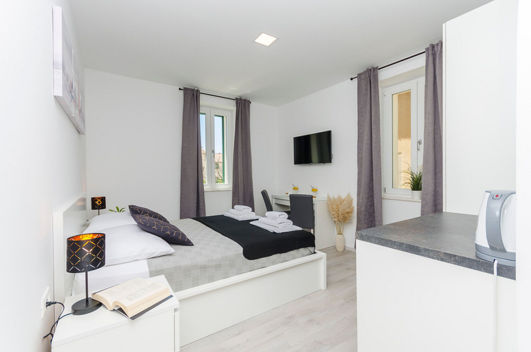 Bedroom 4, Apartments and Rooms Adriatic Suites, Šibenik