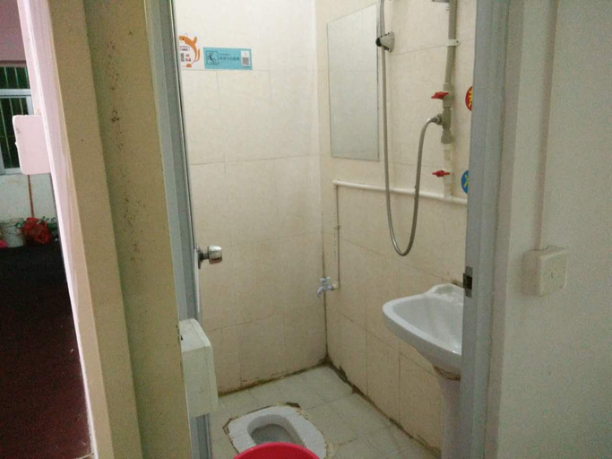 Bathroom 3, Shuxin Hostel, Shenzhen