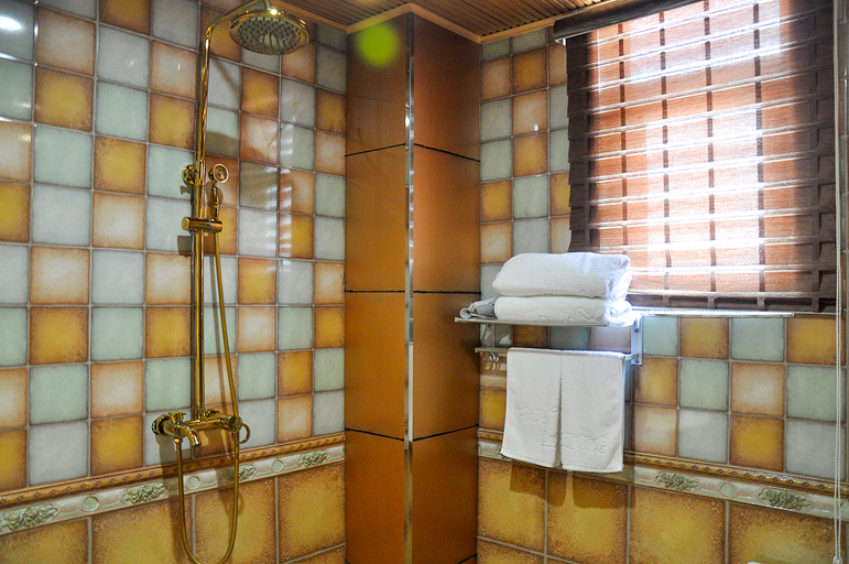 Bathroom 3, Yeer Couples Theme Hotel, Jinzhong