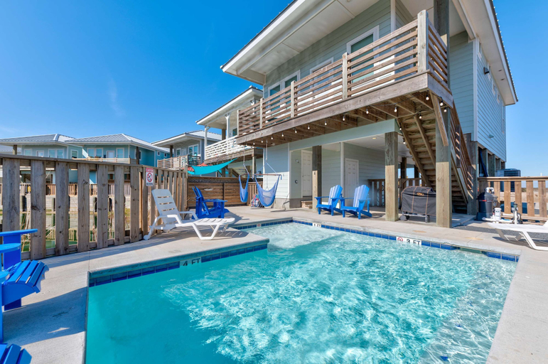 Room 3, Save The Ales Boardwalk Private Pool Sleeps 10, Nueces
