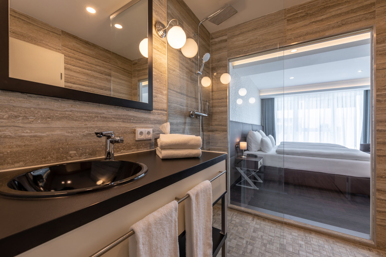 Bathroom 5, Trip Inn Conference Hotel & Suites, Lahn-Dill-Kreis