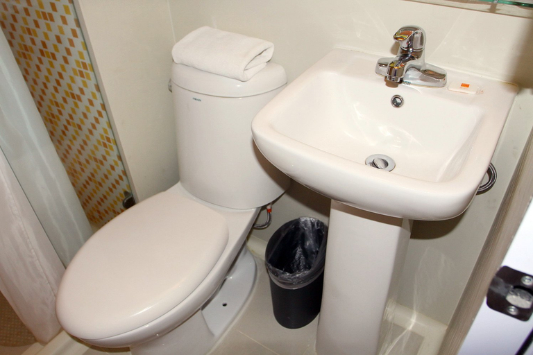 Bathroom 2, Home Inn (Jinan Harmony Square Provincial Hospital), Jinan