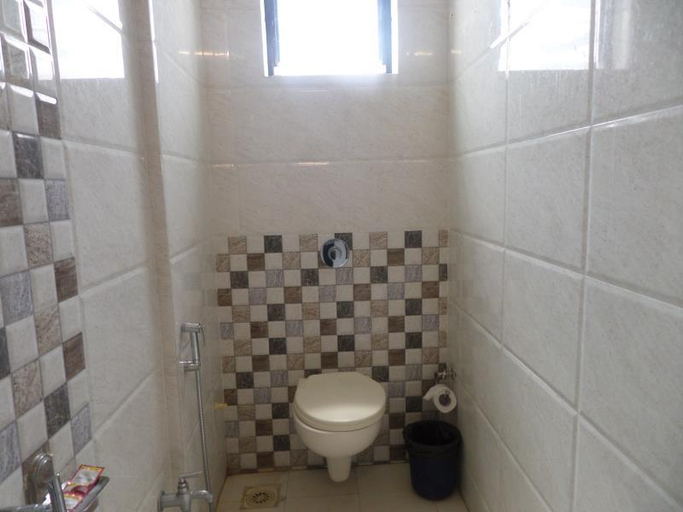 Bathroom, Hotel Saiprasad Executive, Solapur (Pure Veg Hotel), Solapur
