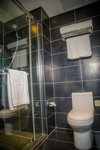 Bathroom 3, Yilong Migo Hotel de Moda (Estação de Ônibus Nova de Feixian), Linyi