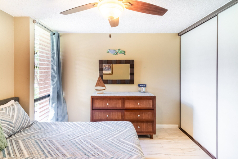 Room 5, South Maui Beach Suites, Maui