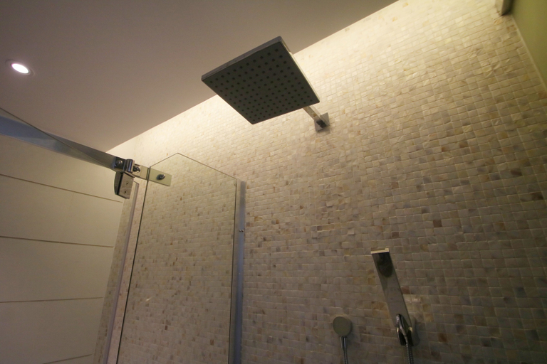 Bathroom 2, Jinglai Hotel (Shanghai Chuansha Metro Station), Shanghai