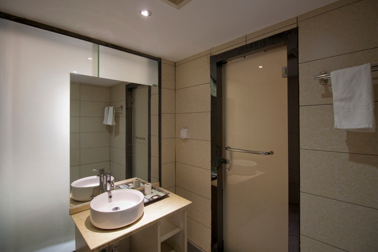 Bathroom 3, Li Ling Wei Ting Hotel, Zhuzhou