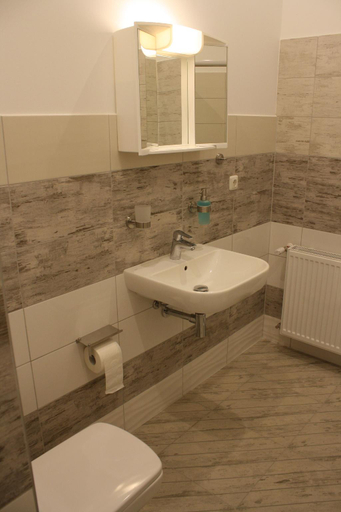 Bathroom 5, M&M Hotel – Harburg, Hamburg