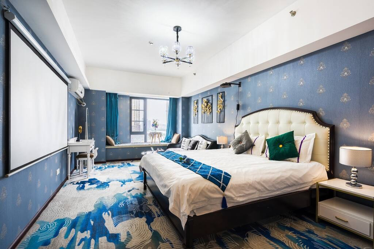 Bedroom 2, Crown Hotel(chuhehan street Wanda store), Wuhan