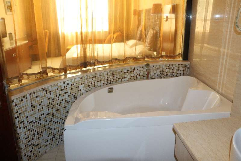 Bathroom, Histon International Hotel, Hengyang