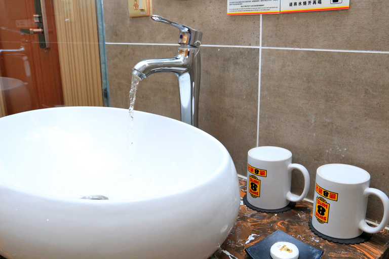 Bathroom, Super 8 Huludao Longwan Haibin, Huludao
