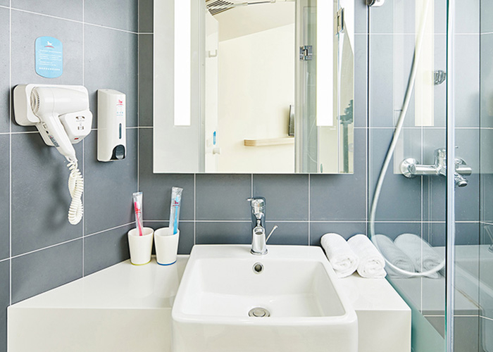 Bathroom 4, Hanting Hotel Shenzhen Huaqiangbei Zhenxing Road, Shenzhen