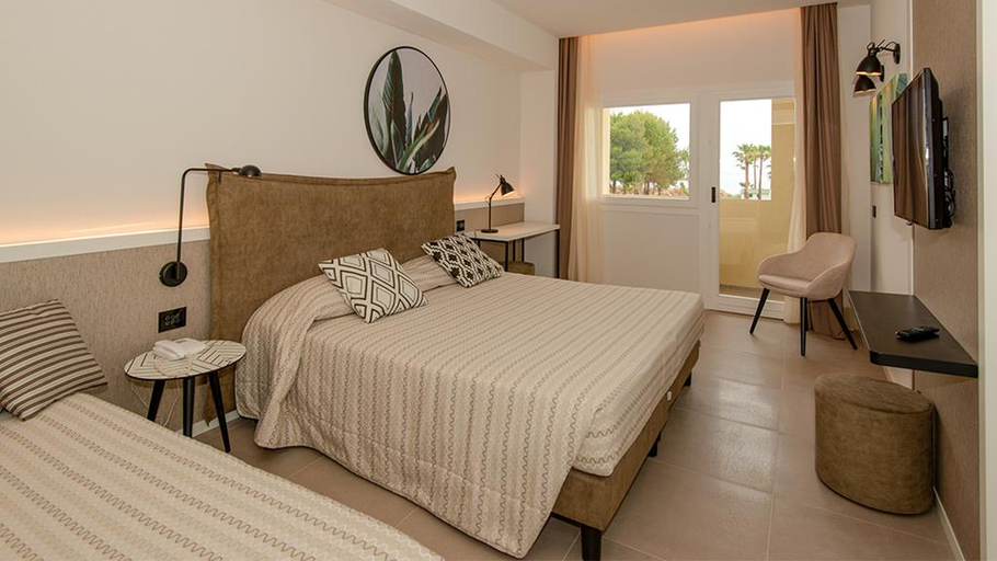 Bedroom 3, Mangia's Himera Resort, Palermo