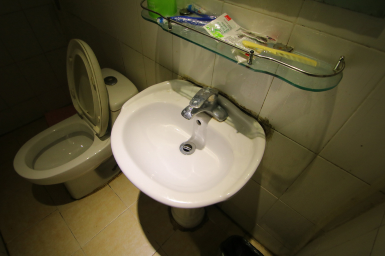 Bathroom 3, Yalan Hostel, Shanghai