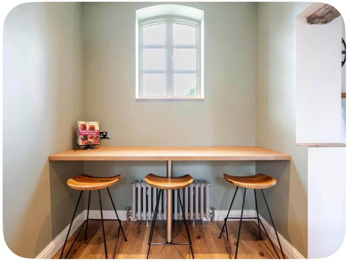 Dining, The Hurst Stable, Sleeps 4 With Hot Tub & Parking, Staffordshire