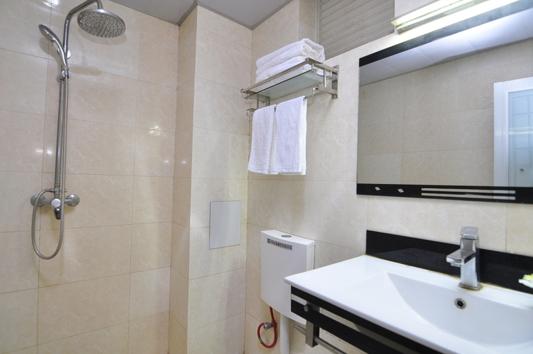 Bathroom 3, Ruli Jinwan Business Hotel, Xishuangbanna Dai