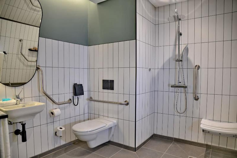 Bathroom 5, Courtyard Hotel Waterfall City, City of Johannesburg