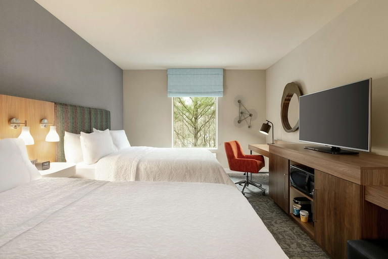 Bedroom 3, Hampton Inn & Suites Johns Creek, Fulton