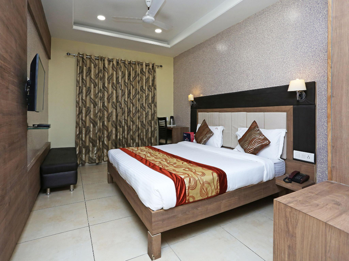 Bedroom 2, Hotel The Oasis, Bhopal