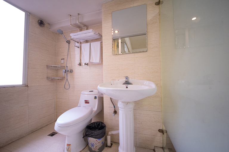 Bathroom 2, Jinhe Hotel, Nantong