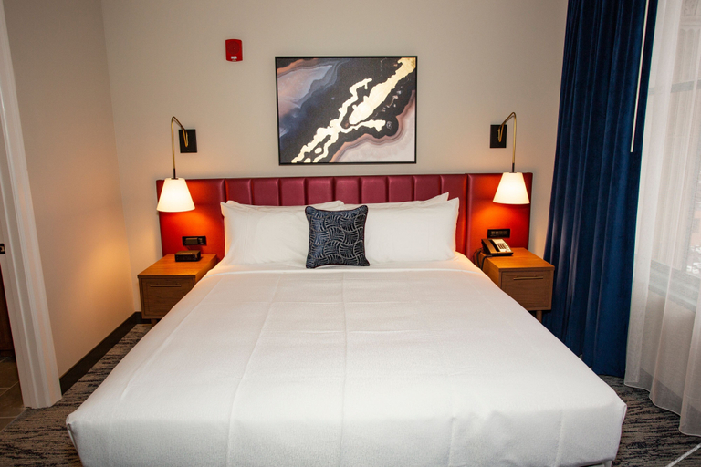 Bedroom 4, BLU-Tique, Akron, a Tribute Portfolio Hotel, Summit
