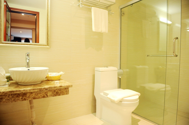 Bathroom, Dinghui Holiday Hotel, Chongqing