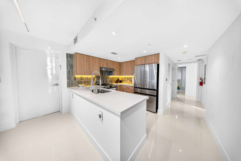 Room 4, Chic Bay Harbor 3BR Rooftop Pool Free Parking, Miami-Dade