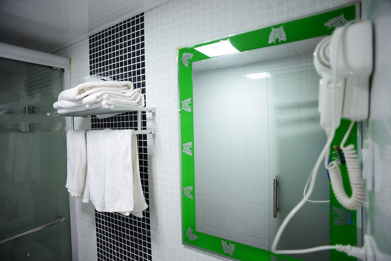 Bathroom 2, Dayu 98 Chain Hotel, Shanghai