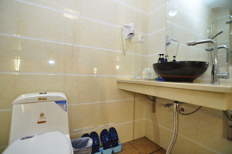 Bathroom, Youlong Inn, Kunming
