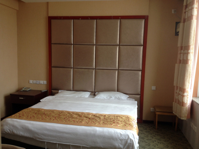Bedroom 2, Jinmao Hotel, Bijie