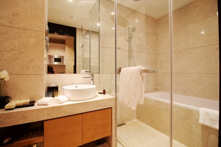 Bathroom 3, Qingdao Haiyi Sailing Hotel, Qingdao