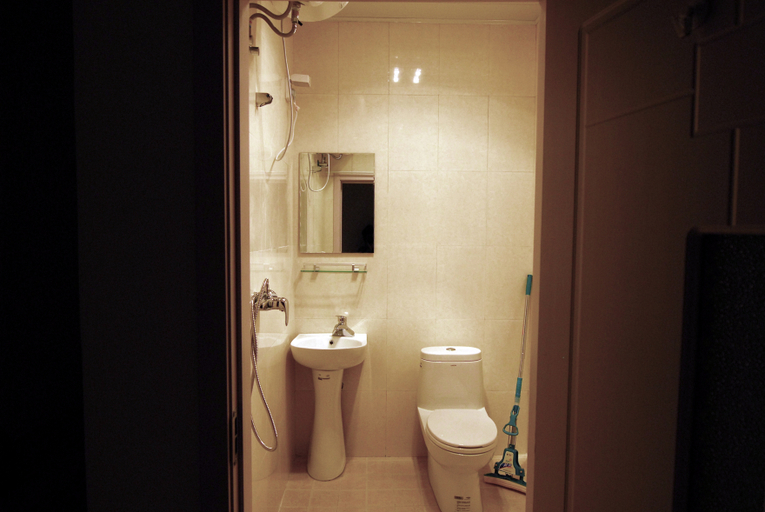 Bathroom 4, The North International Youth Hostel, Harbin