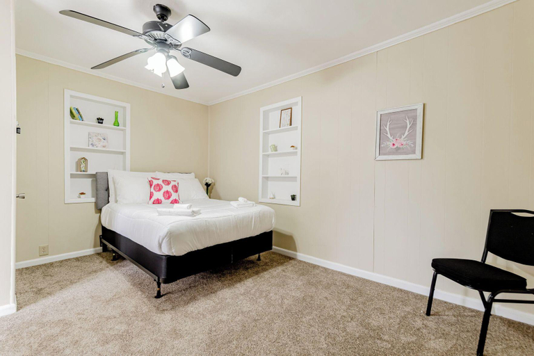 Bedroom 2, Adorable on Taylor Both Units, Lexington