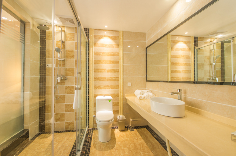 Bathroom 2, Lavande Hotel Suining West Heping Road, Suining