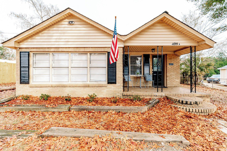 Exterior & Views 1, Adorable on Taylor Both Units, Lexington