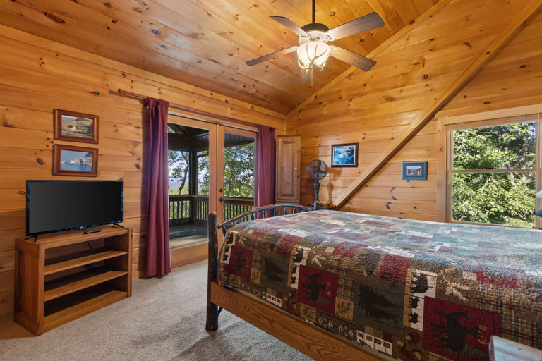 Room 2, Views for Miles Outdoor Fireplace Hot Tub, Fannin