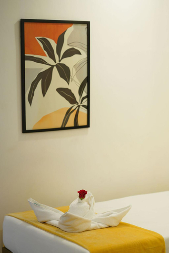 Bedroom 2, Hotel Kyzen Smartstays -Smart Reliable, Hyderabad