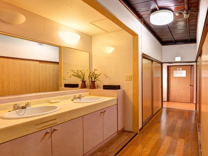 Bathroom 5, Kappo Ryokan Shiratame Ryokan, Iwakuni
