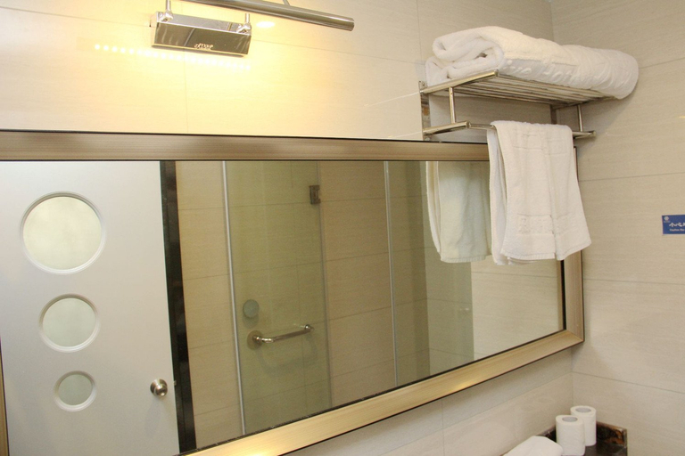 Bathroom 5, Starway Hotel (Nanjing Hanzhongmen), Nanjing