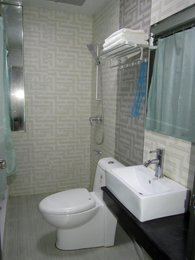 Bathroom, Aile Motel, Laibin