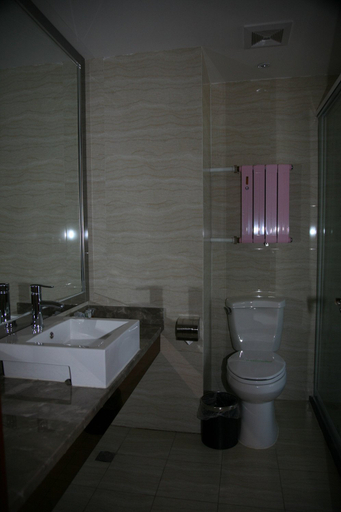 Bathroom 3, Kai Li Hotel, Ulaan Chab