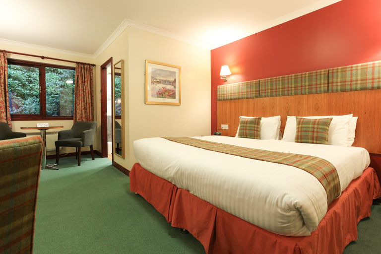 Bedroom 2, Clan Macduff Hotel, Highland